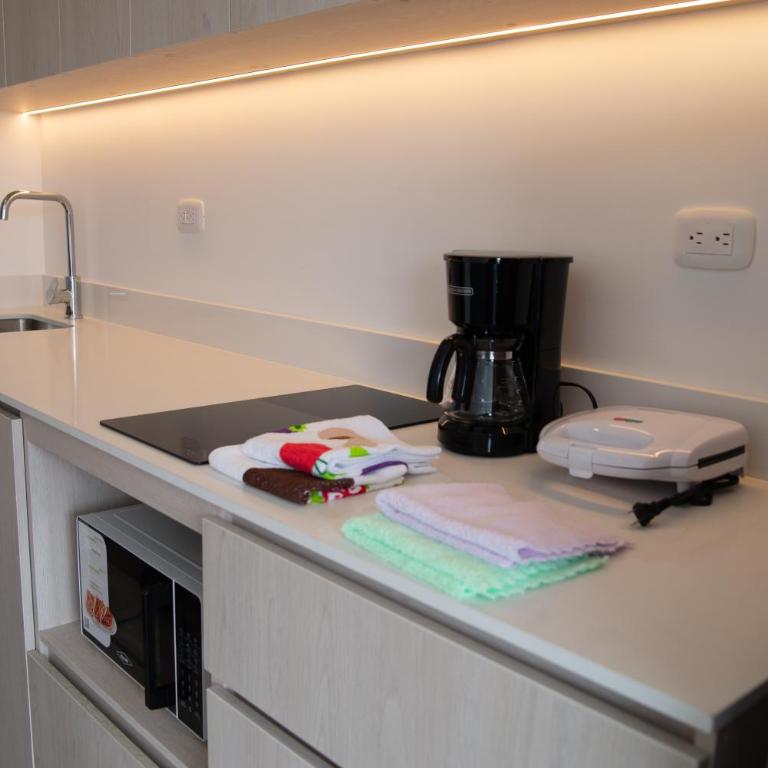 Loft Moderno con Vista a Monserrate, Cerca a Corferias Embajada USA y CAS, Petfriendly , con Parking, Centro historico y Candelaria - Apartamento de 1 dormitorio - 32