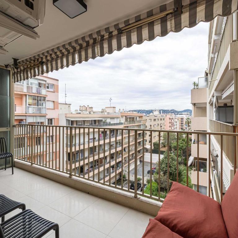 Renovated flat 250m from the beach - Town centre - 2BR 6p - Apartment mit 2 Schlafzimmern - 2