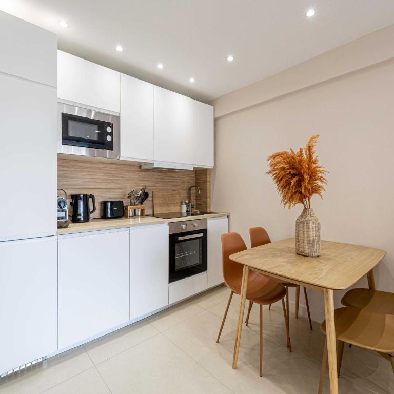 Renovated flat 250m from the beach - Town centre - 2BR 6p - Apartment mit 2 Schlafzimmern - 3