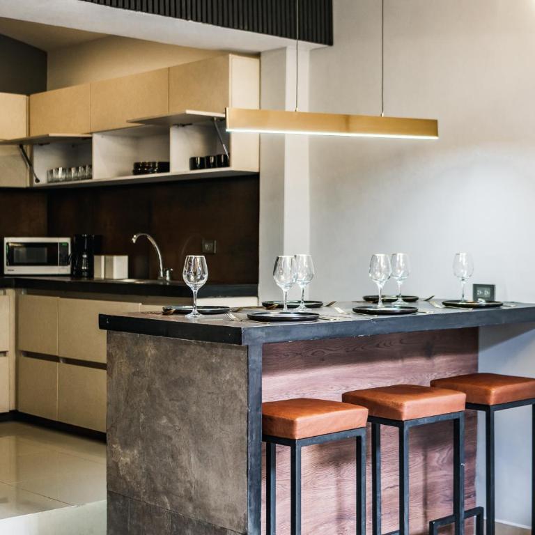 Hotel One Lleras - Four-Bedroom Deluxe Apartment - 45