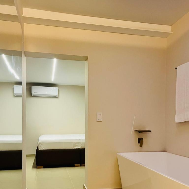 One Apartments Provenza - Standard Double Room - 4