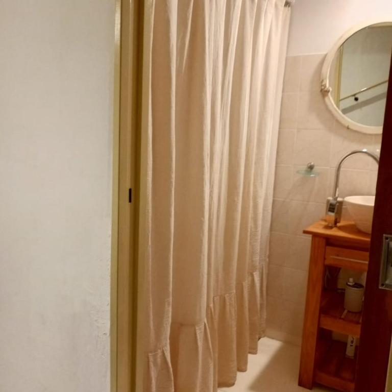 Con alma de Paraná, patio y estacionamiento propio - Two-Bedroom House - 22