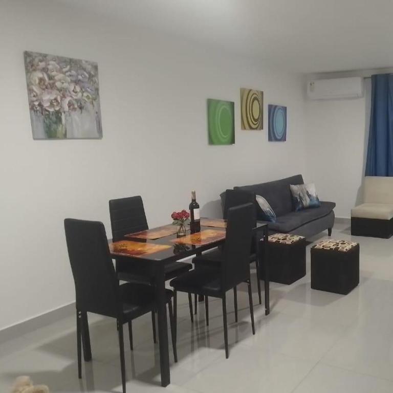 Casa moderna en urbanización privada - Three-Bedroom House - 2