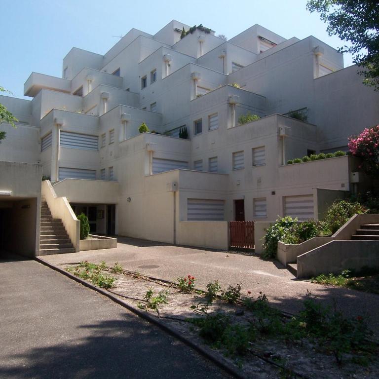 Spacieux studio rénové avec terrasse et parking privé - FR-1-374-99 - Studio - 13