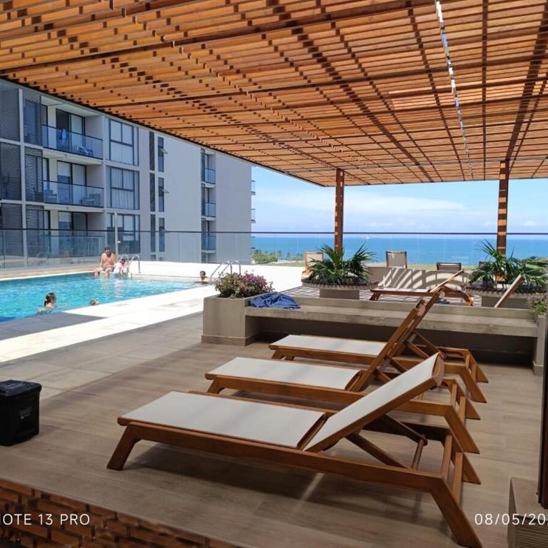 Modern loft with ocean views - One-Bedroom Apartment - 15