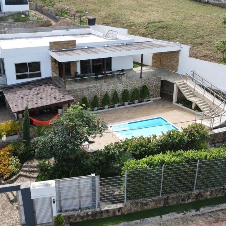 Casa Juliana vista al mar piscina y jacuzzi - Three-Bedroom House - 2