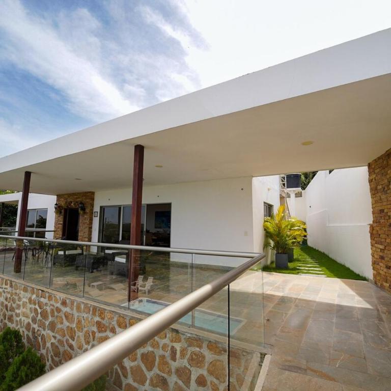 Casa Juliana vista al mar piscina y jacuzzi - Three-Bedroom House - 34