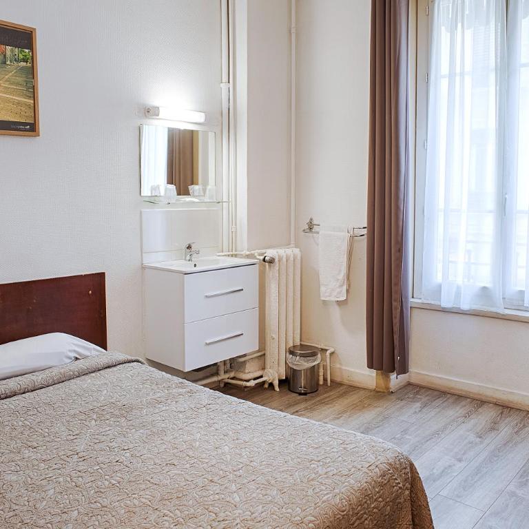 Hôtel des Facultés - Chambre Double Économique avec Douche et Toilettes Communes - 2