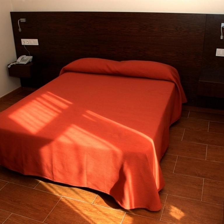 Hostal Los Coronales - Twin Room - 10