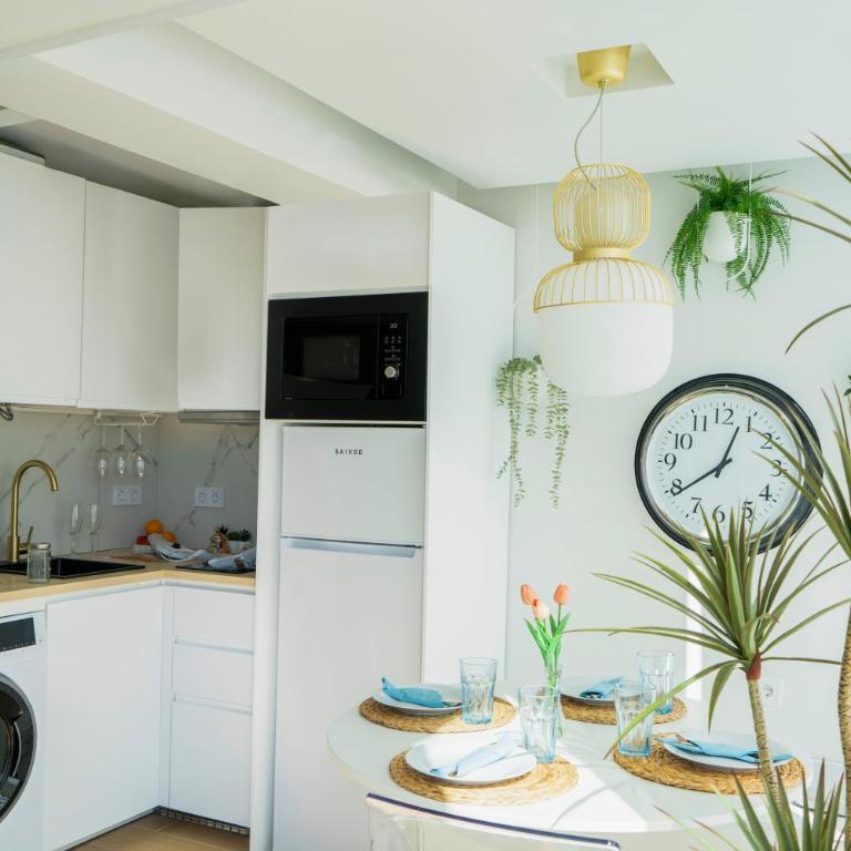 Dream of light and Beach THE GREEN DOOR - One-Bedroom Apartment - 8