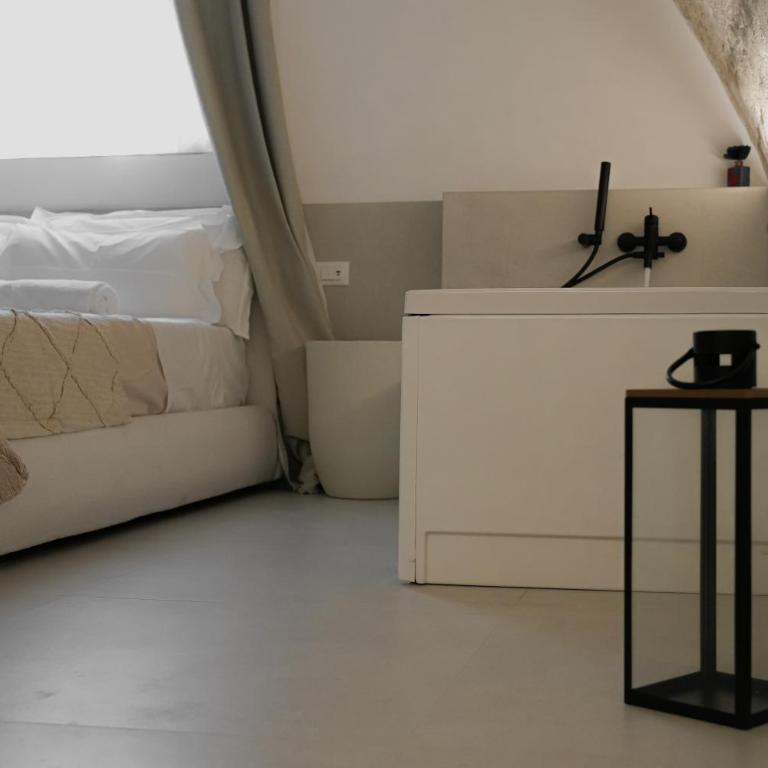 San Michele Rooms & Private Spa - via Santa Cesarea - Queen Room with Spa Bath - 22