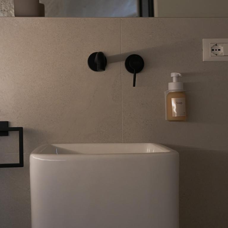San Michele Rooms & Private Spa - via Santa Cesarea - Queen Room with Spa Bath - 28