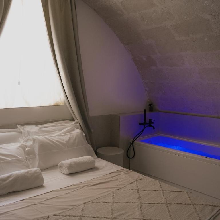 San Michele Rooms & Private Spa - via Santa Cesarea - Queen Room with Spa Bath - 19