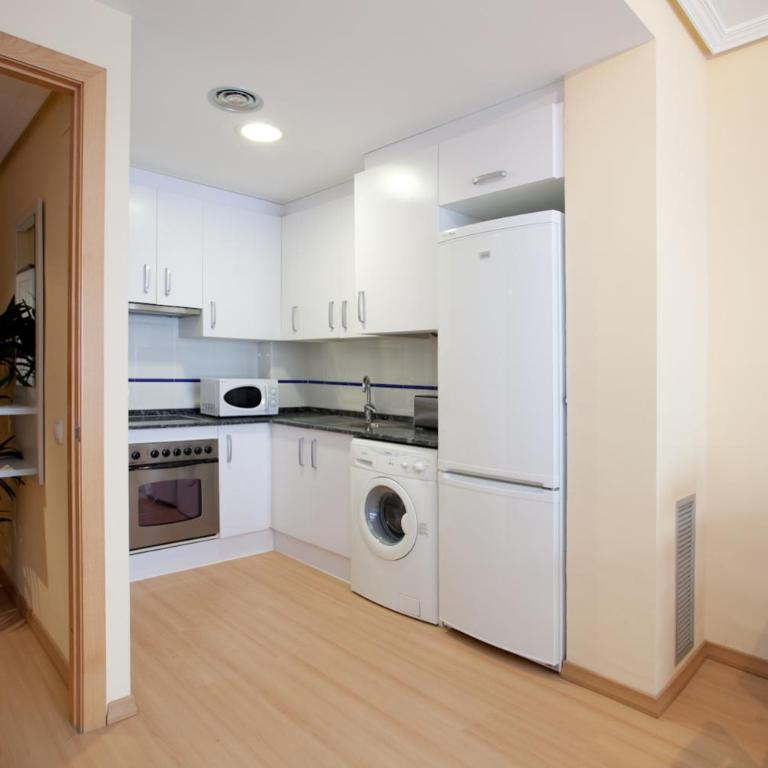 Apartamentos Port Cambrils - Appartamento con 2 Camere da Letto e Vista Mare - 10