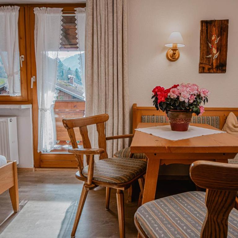 Haus Rosenbächle - Apartment mit 2 Schlafzimmern und Balkon - 8