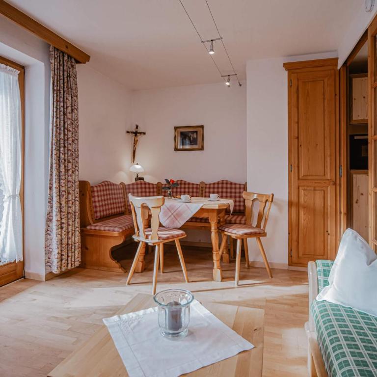 Haus Rosenbächle - Apartment mit 1 Schlafzimmer und Balkon - 2