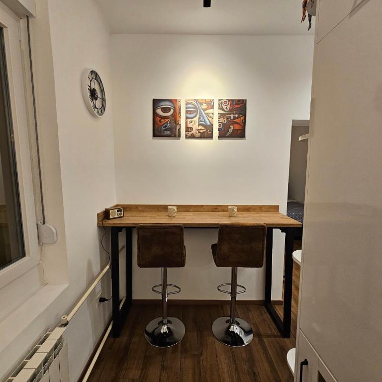 Studio 1920 - One-Bedroom Apartment - 3