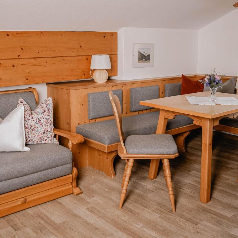 Haus Rosenbächle - Apartment mit 1 Schlafzimmer und Balkon - 8