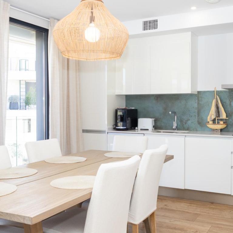 ALLONBAY prime apartment - Three-Bedroom Apartment with Sea View - 11