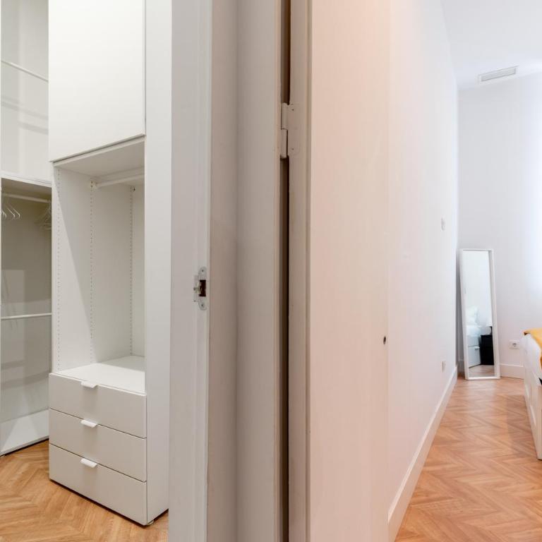 Amplio apartamento a 5 min de San Luis, luminoso y cómodo - Apartamento de 2 dormitorios - 67