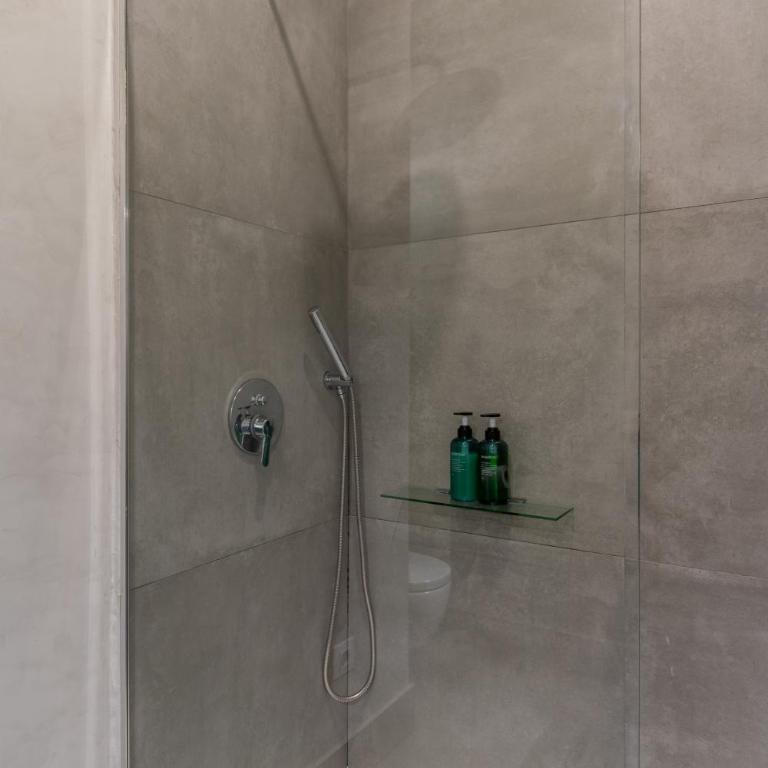 Amplio apartamento a 5 min de San Luis, luminoso y cómodo - Apartamento de 2 dormitorios - 90