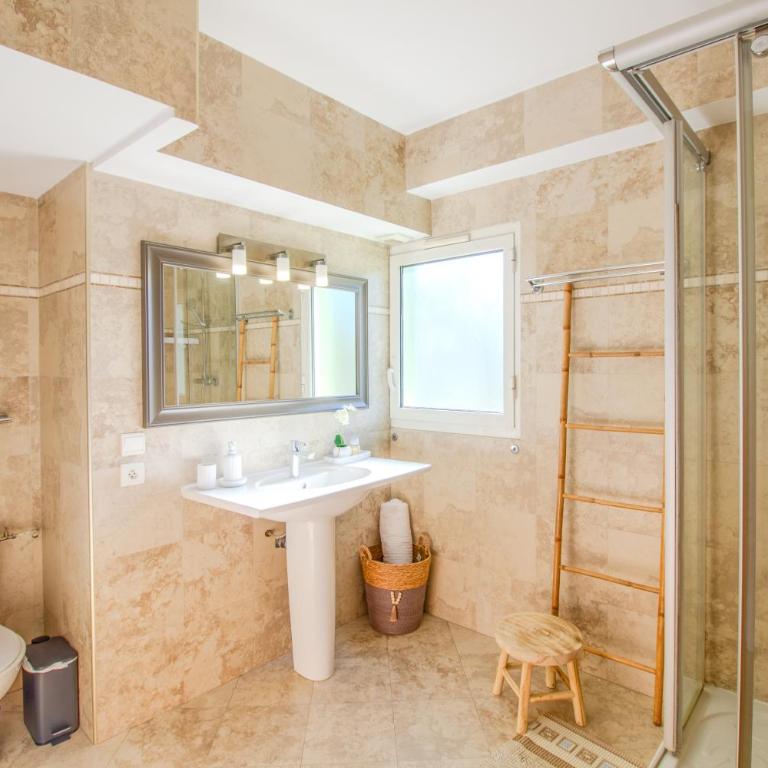 MISTRAL - Appartement 3 chambres, Piscine, Rooftop, Climatisation et Parking - Three-Bedroom Apartment - 11