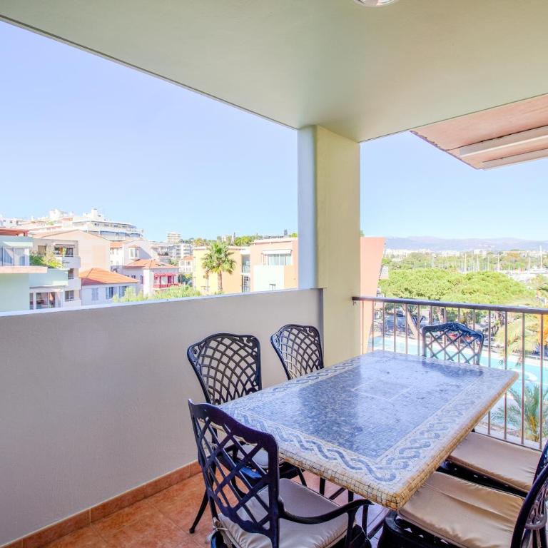 MISTRAL - Appartement 3 chambres, Piscine, Rooftop, Climatisation et Parking - Three-Bedroom Apartment - 2