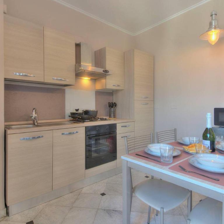 250 m from the Aquarium, Historic Center, Wi-Fi, Air Conditioning - One-Bedroom Apartment - 7