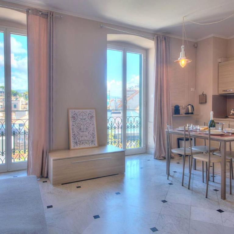 250 m from the Aquarium, Historic Center, Wi-Fi, Air Conditioning - One-Bedroom Apartment - 32