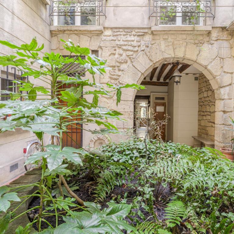 Cozy 4P apartment Place des Vosges Metro St Paul - One-Bedroom Apartment - 2