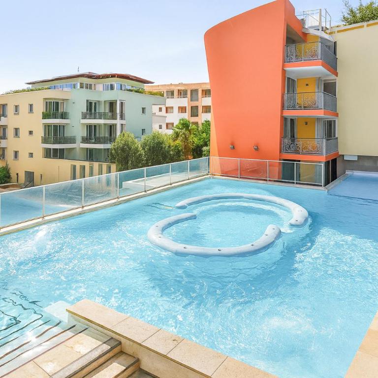 MISTRAL - Appartement 3 chambres, Piscine, Rooftop, Climatisation et Parking - Three-Bedroom Apartment - 27