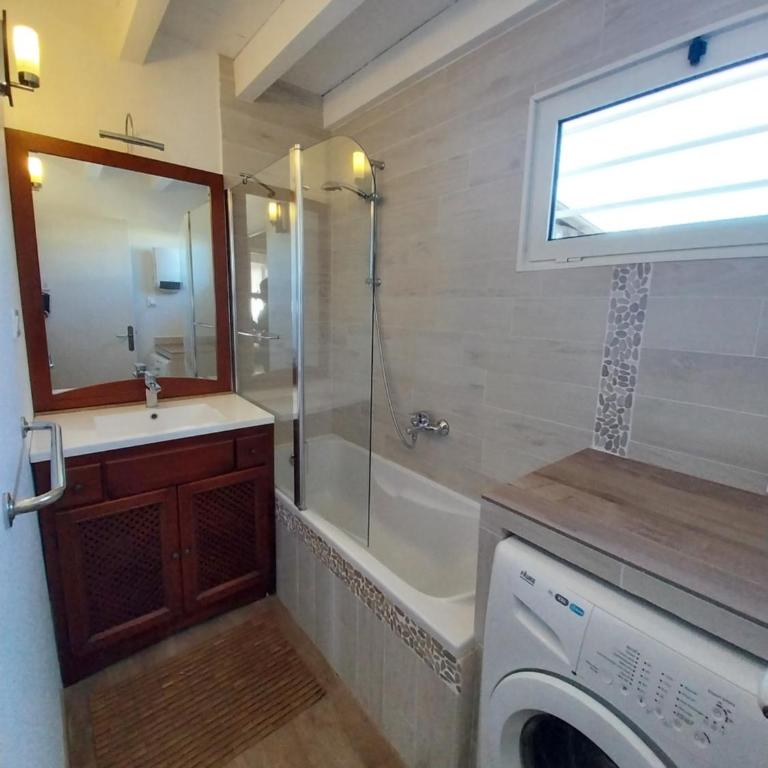 Villa T6, 10 couchages, front de mer, piscine, Saint Pierre la Mer - Maison 5 Chambres - 13