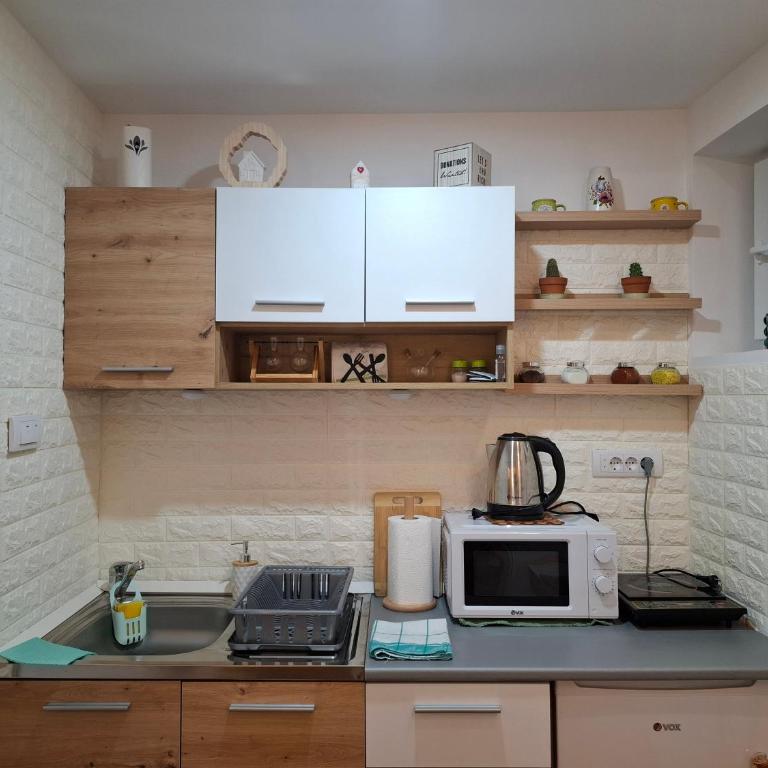 Wood Studio - One-Bedroom Apartment - 19