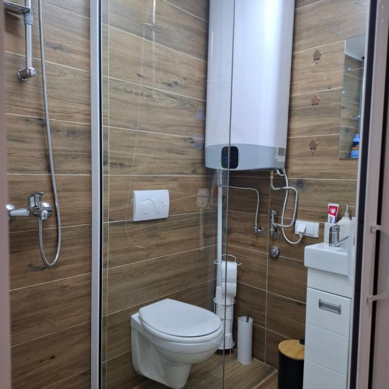 Wood Studio - One-Bedroom Apartment - 23