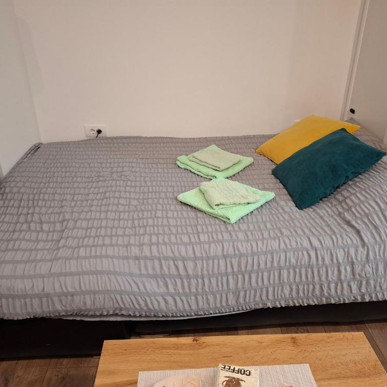 Wood Studio - One-Bedroom Apartment - 14