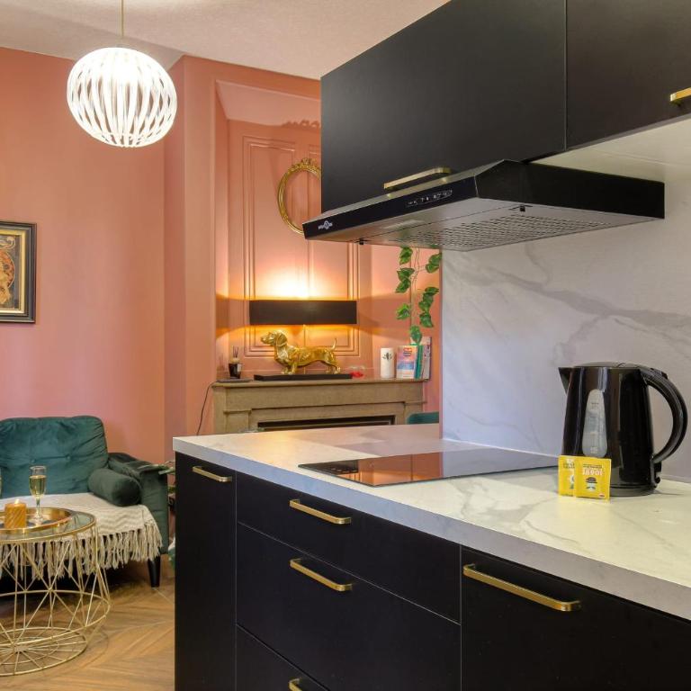 Suite jacuzzi chic et romantique climatisé - Appartamento - 4