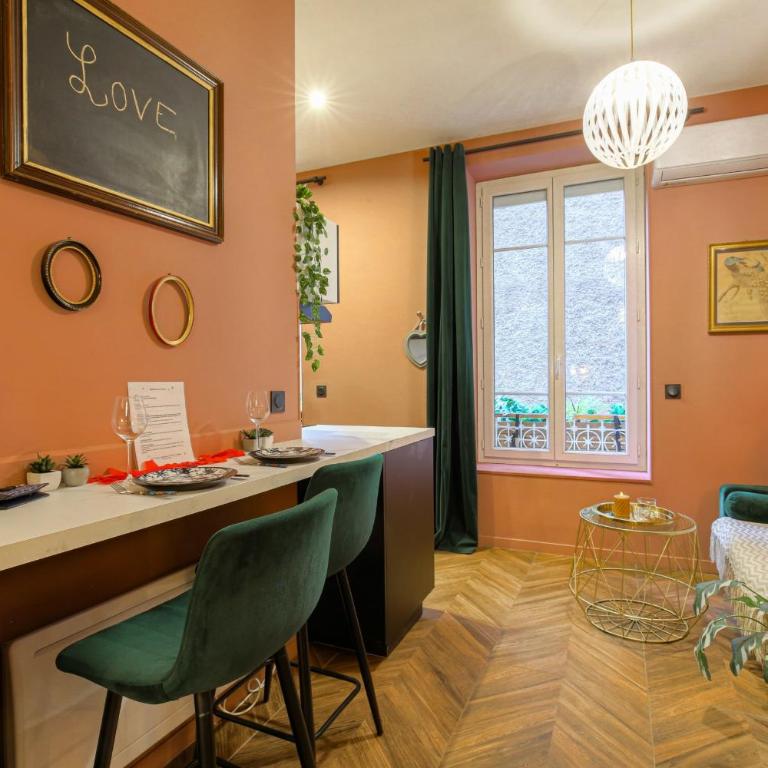 Suite jacuzzi chic et romantique climatisé - Appartamento - 11