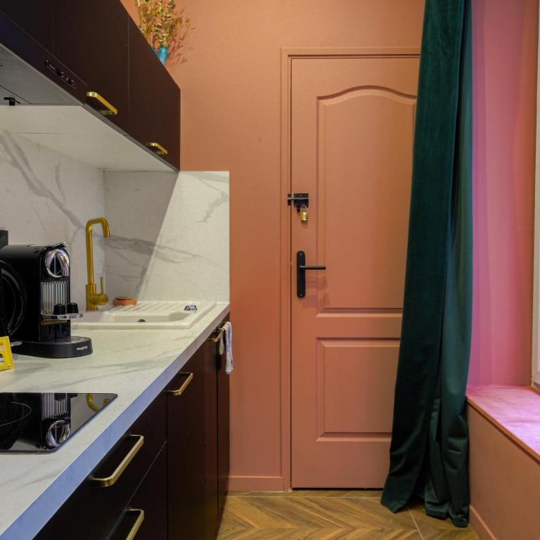 Suite jacuzzi chic et romantique climatisé - Appartamento - 10