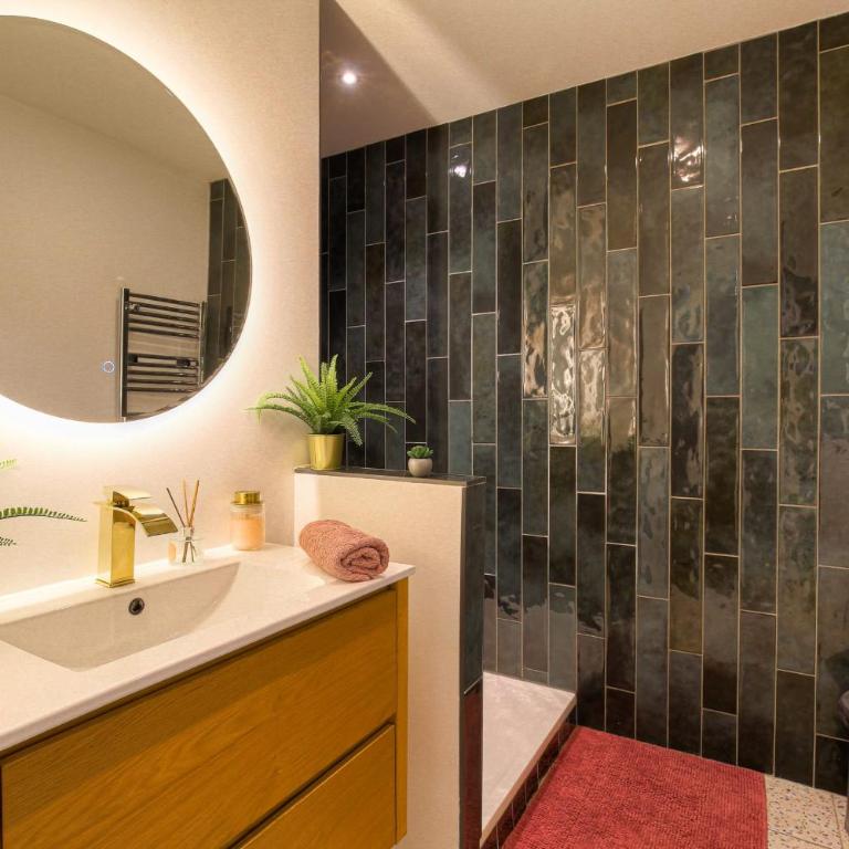 Suite jacuzzi chic et romantique climatisé - Appartamento - 9