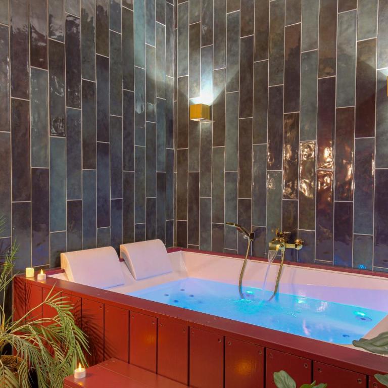 Suite jacuzzi chic et romantique climatisé - Appartamento - 14