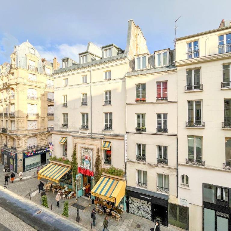 UrbanFlat 205 - Beautiful Studio in the center of Paris - Studio - 14