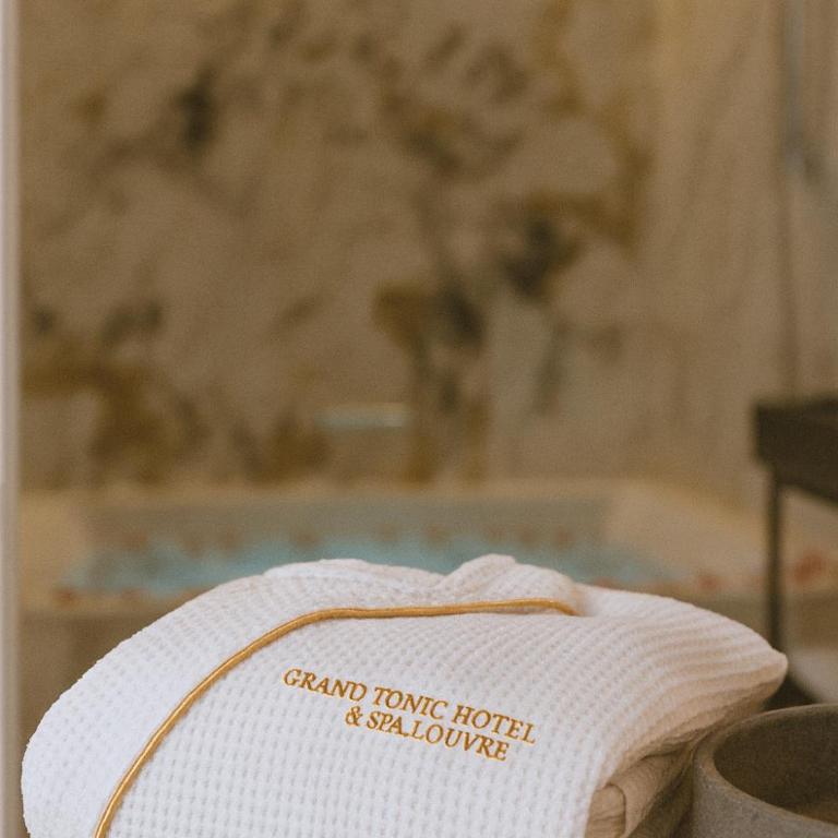 Grand Tonic hôtel & SPA Paris - Chambre Triple avec Baignoire - 1