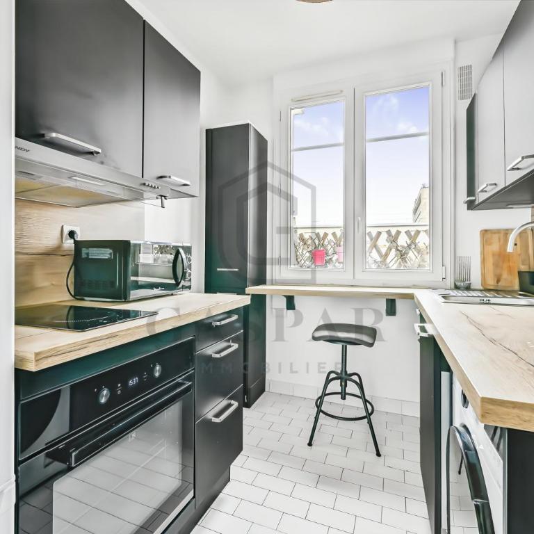 GASPAR - 2 pièces au dernier étage avec balcon - Apartamento de 1 dormitorio - 4