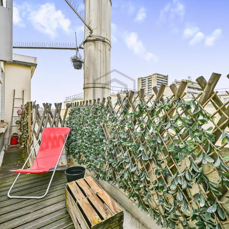GASPAR - 2 pièces au dernier étage avec balcon - Apartamento de 1 dormitorio - 5