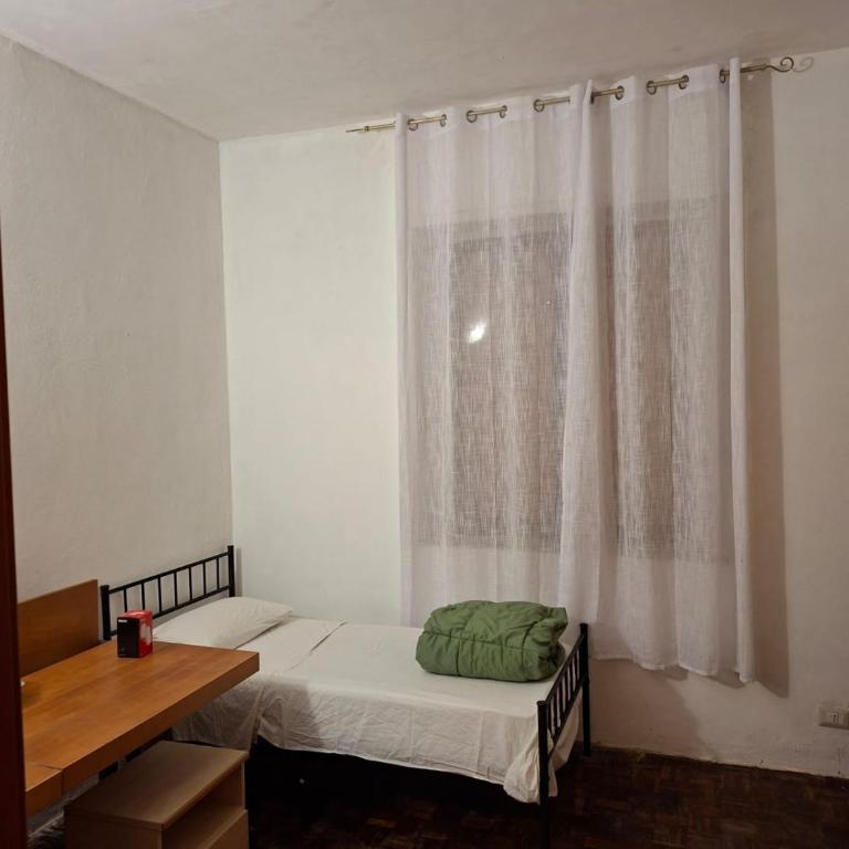 Bed in Siena - Camera Singola con Bagno in Comune - 1