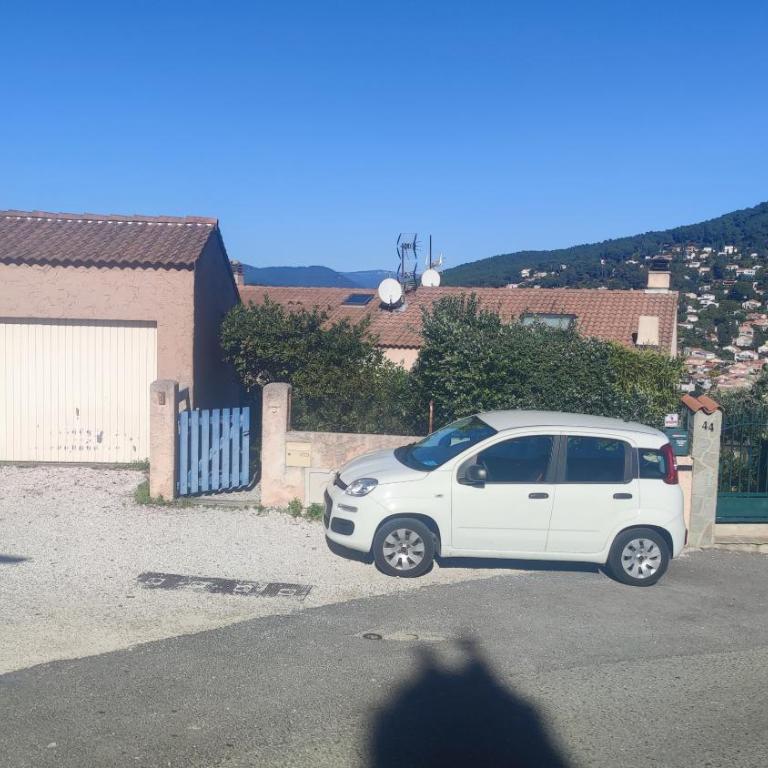 Haut de maison T3 sur Jardin - Carqueiranne - Appartement 2 Chambres - 14