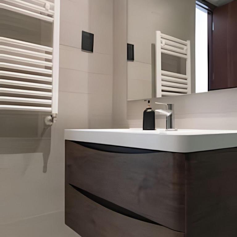 En Parque Pinares, descanso en el Lago - Three-Bedroom Apartment - 11