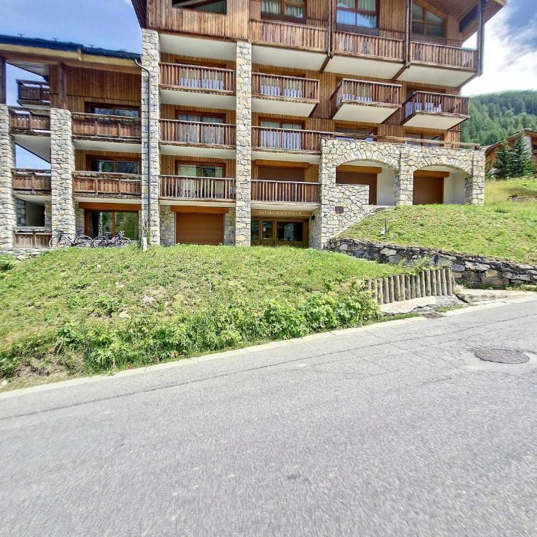 Appartement rénové avec accès pistes, parking couvert - Apartment mit 1 Schlafzimmer - 5
