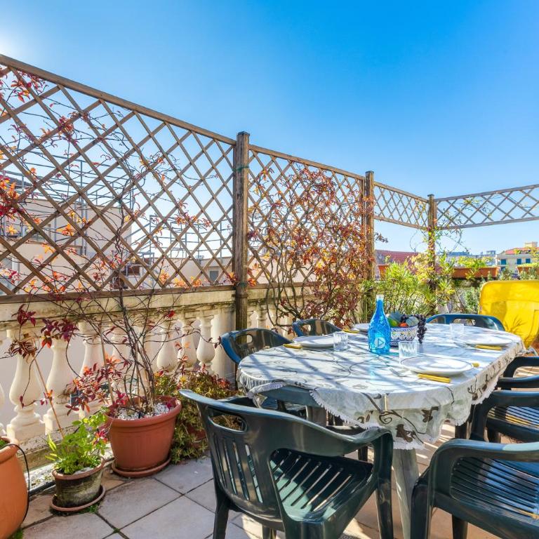 Hostdomus - Villa Viola Terrace Suite free parking - Appartamento con 2 Camere da Letto e Terrazza - 2