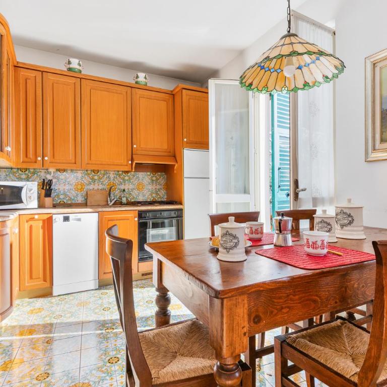 Hostdomus - Villa Viola Terrace Suite free parking - Appartamento con 2 Camere da Letto e Terrazza - 16